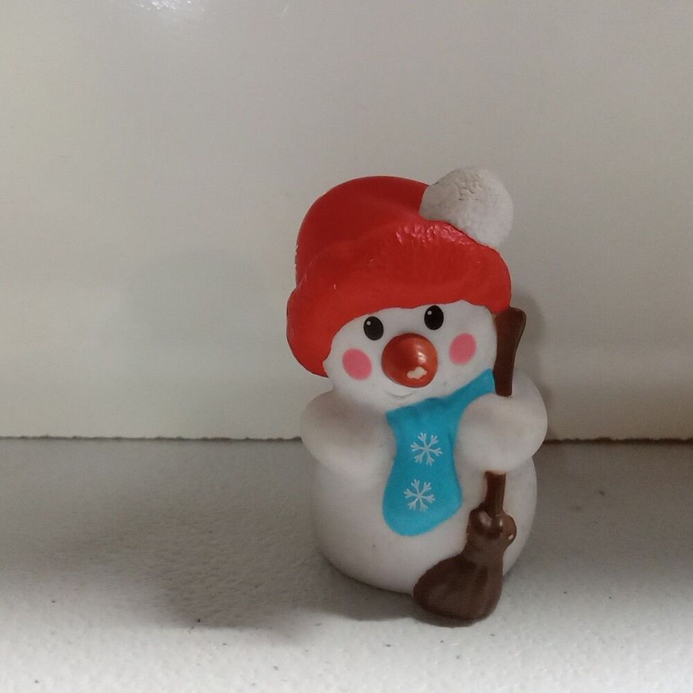 Fisher Price Little People Winter Snowman Figure Broom 2019.